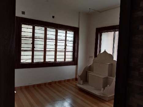 RESALE READY TO MOVE 3 BHK 1200 SQ FIT  FLAT WITH 120 SQ FIT CAR PARKING