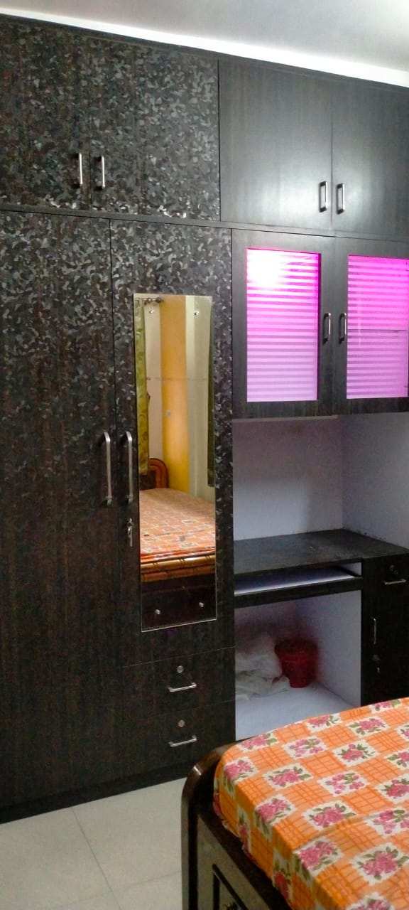 RESALE FULL FURNISHED 2 BHK 925 SQ FIT  FLAT WITH 120 SQ FIT CAR PARKING