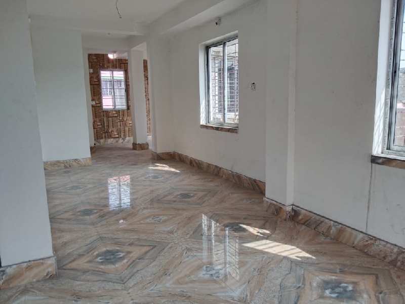 RE SALE READY TO MOVE 3 BHK 1400 SQ FIT  FLAT WITH 120 SQ FIT CAR PARKING