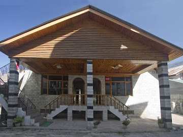 9 Rooms fully furnished Cottage for sale in Manali