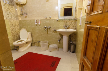 10 rooms fully furnished hotel on lease in Manali with Himalayan view