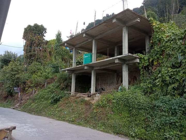 5 DECIMAL HILL TOP SEMI CONSTRUCTED HOMESTAY FOR SALE IN KALIMPONG