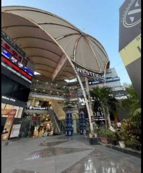 Commercial Shops for Sale in Ghod Dod Road, Surat (350 Sq.ft.)