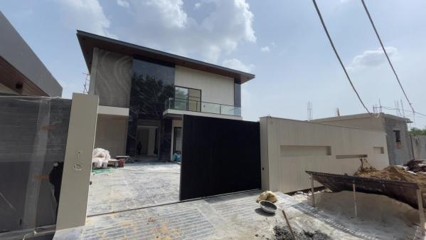 4 BHK Farm House For Sale In Vasant Kunj, Delhi (1400 Sq. Yards)