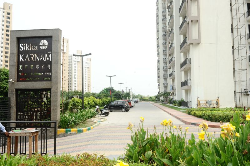2 BHK Flats & Apartments for Sale in Sector 143, Noida (940 Sq.ft.)