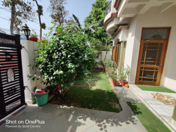 4 BHK Individual Houses / Villas for Sale in Kursi Road, Lucknow (4000 Sq.ft.)