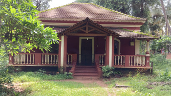 Excellent 1750 Settlement Land with a Portuguese Villa For Sale in Candolim