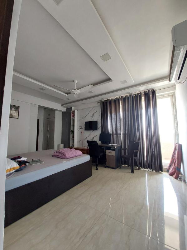 4 BHK Flats & Apartments For Sale In Sector 45, Faridabad (2500 Sq.ft.)