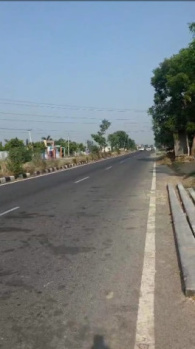 Corner plot on 40 feet government Road
