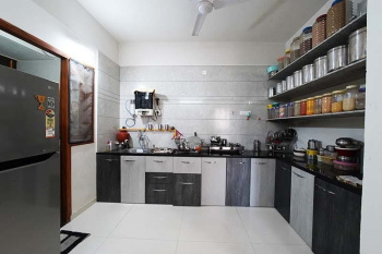 Flats & Apartments for Sale in Vaishno Devi Circle, Ahmedabad (1250 Sq.ft.)