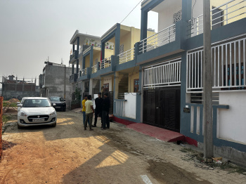 Sultanpur road khurdahi me independent raw house LIC se approved