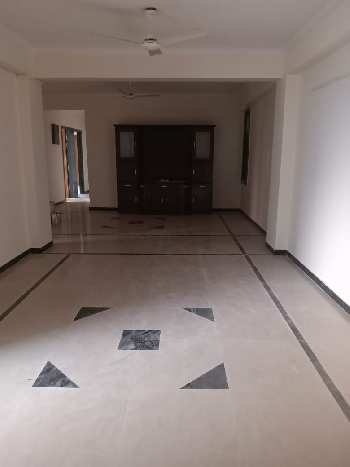 4 BHK Flats & Apartments for Sale in Tilak Nagar, Kanpur