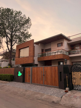 1 KANAL BRAND NEW HOUSE IN CHANDIGARH