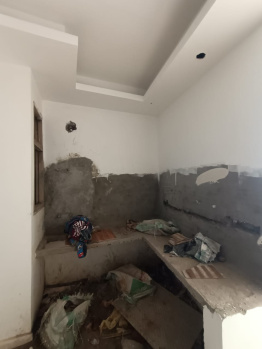 2 BHK Builder Floor for Sale in Sector 73, Noida (900 Sq.ft.)
