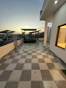 Kalwar road ki prime location par