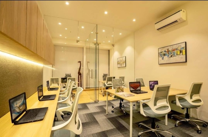 24500 Sq.ft. Office Space For Sale In Ghatkopar, Mumbai (350 Sq.ft.)