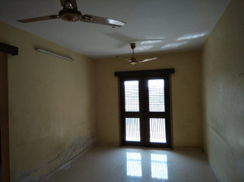 1 BHK Flats & Apartments for Rent in Chala, Vapi (777 Sq.ft.)