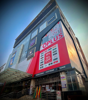 SPACE FOR SHOWROOM/ EYE CLINIC