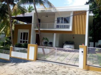 4 BHK Villa for sale in Vilangan kunnu, Thrissur