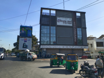 9500 Sq.ft. Showrooms for Rent in Manjalpur, Vadodara