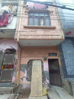2 BHK Individual Houses / Villas for Sale in Om Vihar, Uttam Nagar, Delhi (33 Sq. Yards)