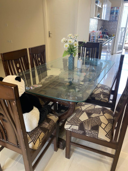 Excellent 4bhk Flat in Skyline Society, VIP Road Zirakpur