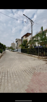 472 GAJ CORNER PLOT IN TDI SECTOR 118