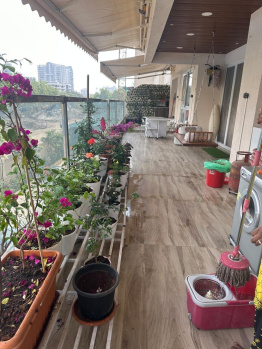 Resale 3bhk garden terrace flat baner pashan link road