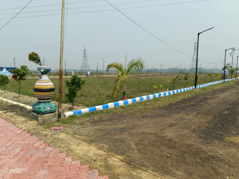 Plot are available. Under DMC area, you can acess all DMC facility, 24×7 Gated Security,  CCTV Surveillance,  Commercial Complex, 24ft Pitch Top Road,  Garden, Gymnasium,  DMC water supply,  Under ground drainage system,  Jogging Trac
