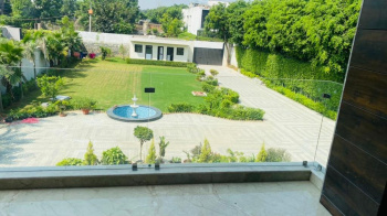 Farm House for Sale in Chattarpur, Delhi (1 Ares)