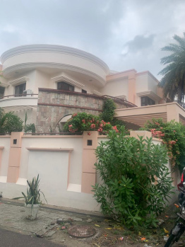 Independent House for Sale in Gomti Nagar, Lucknow (6500 Sq.ft.)
