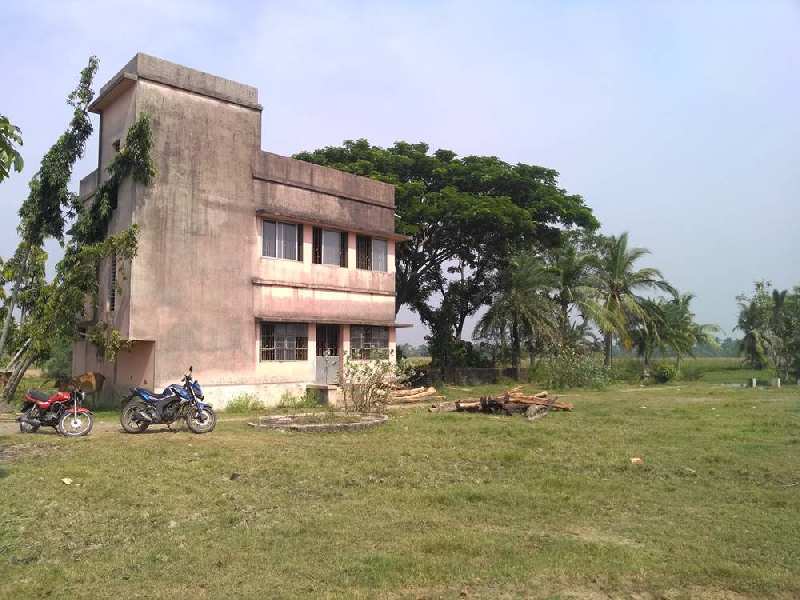 Farmhouse For Sale at Raichak, near Ganga Kutir