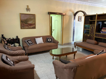 Flats & Apartments for Sale in Camac Street Area, Kolkata (2500 Sq.ft.)
