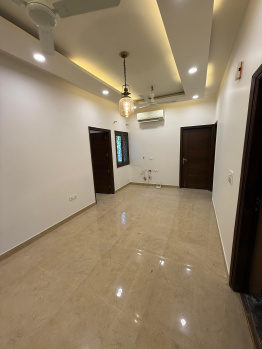 Builder Floor for Sale in Block B, Safdarjung Enclave, Delhi (500 Sq. Yards)