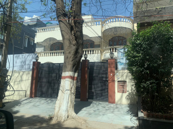 2 BHK Flats & Apartments for Sale in Chattarpur Extension, Chattarpur, Delhi (300 Sq. Yards)