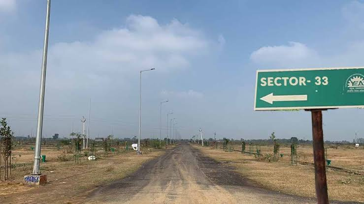 1000 Sq. Meter Industrial Land / Plot For Sale In Yamuna Expressway, Greater Noida