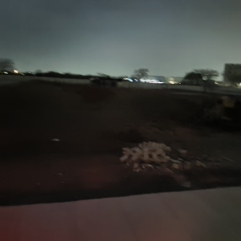 Yah property wala Dongri dental pradhana road per hai bilkul road touch hai