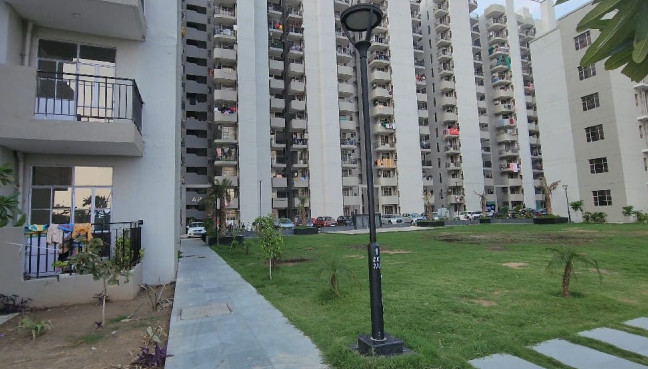 1 BHK Flats & Apartments For Sale In Sector 107, Gurgaon (450 Sq.ft.)