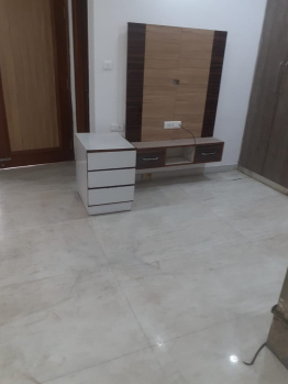 2 BHK APARTMENT 1ST FLOOR METRO LINE PITAM PURA METRO STATION