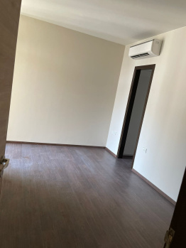 2 BHK HIG FLAT 1ST FLOOR PITAM PURA OPPSITE METRO STATION