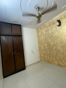 3 BHK HIG FLAT LIFT N PARKING NEAR BY METRO STATION