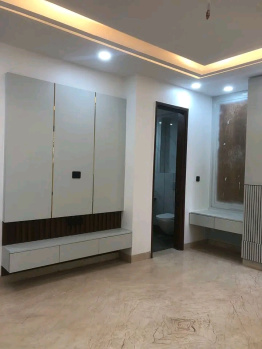 3 BHK BUILDER FLOOR LIFT N PARKING