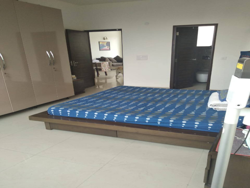 3 BHK FULLY FURNISHED FLOOR GREATER KAILASH 2