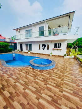 Farm House for Sale in Sector 13, Noida (1000 Sq. Yards)