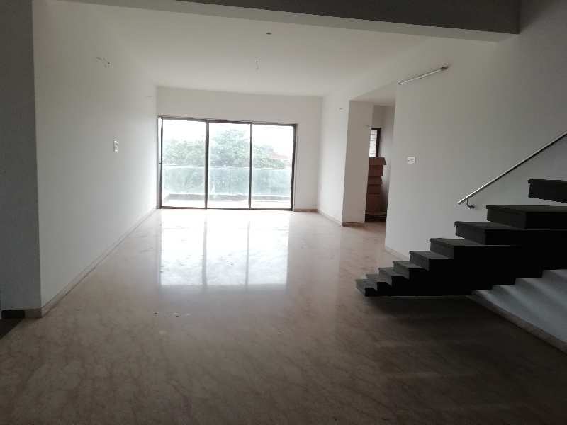 3500 sq. residential flat in college Road, Nashik
