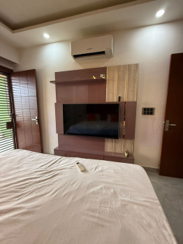 3.5 BHK Flats & Apartments for Sale in Indirapuram, Ghaziabad (2100 Sq.ft.)