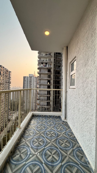 Flats & Apartments for Sale in Indirapuram, Ghaziabad (1475 Sq.ft.)
