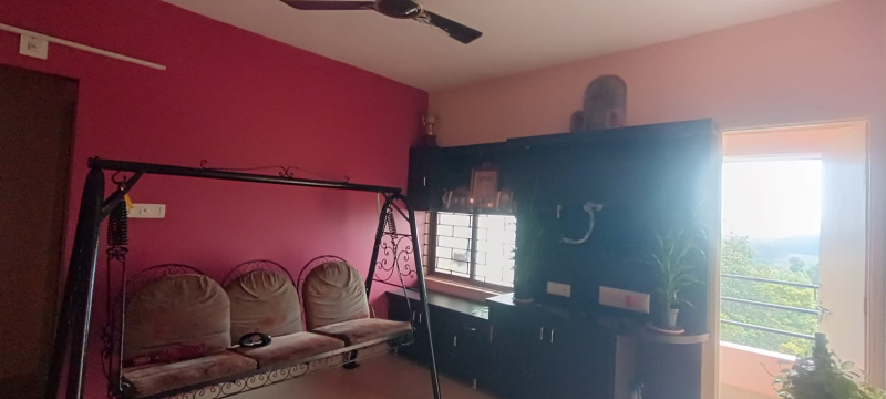 10yrs old 2bhk flat fully furnished flat available for sale for 30lacs at hiridkya