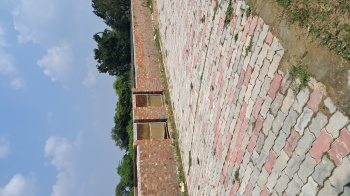 IT city se laga hua ready to move project me plot available hai