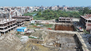 Flats & Apartments for Sale in Sector 107, Noida (3000 Sq.ft.)